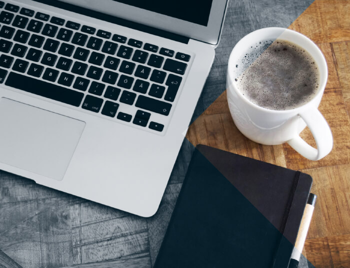 Kaffe og PC, illustrasjonsbilde for webinar
